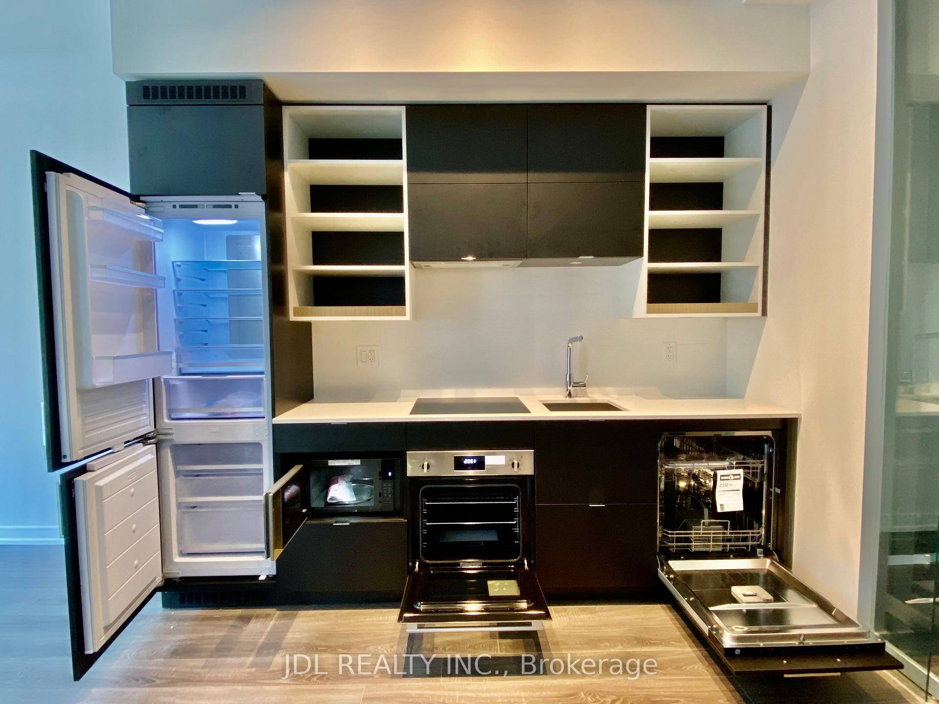 Panda Condo In The Heart Of Downtown Core Yonge Dundas, 2 Br, 2 Full Baths, South View Of Cn Tower, Large Balcony, Open Concept Living Kitchen With 9' Ceiling.
