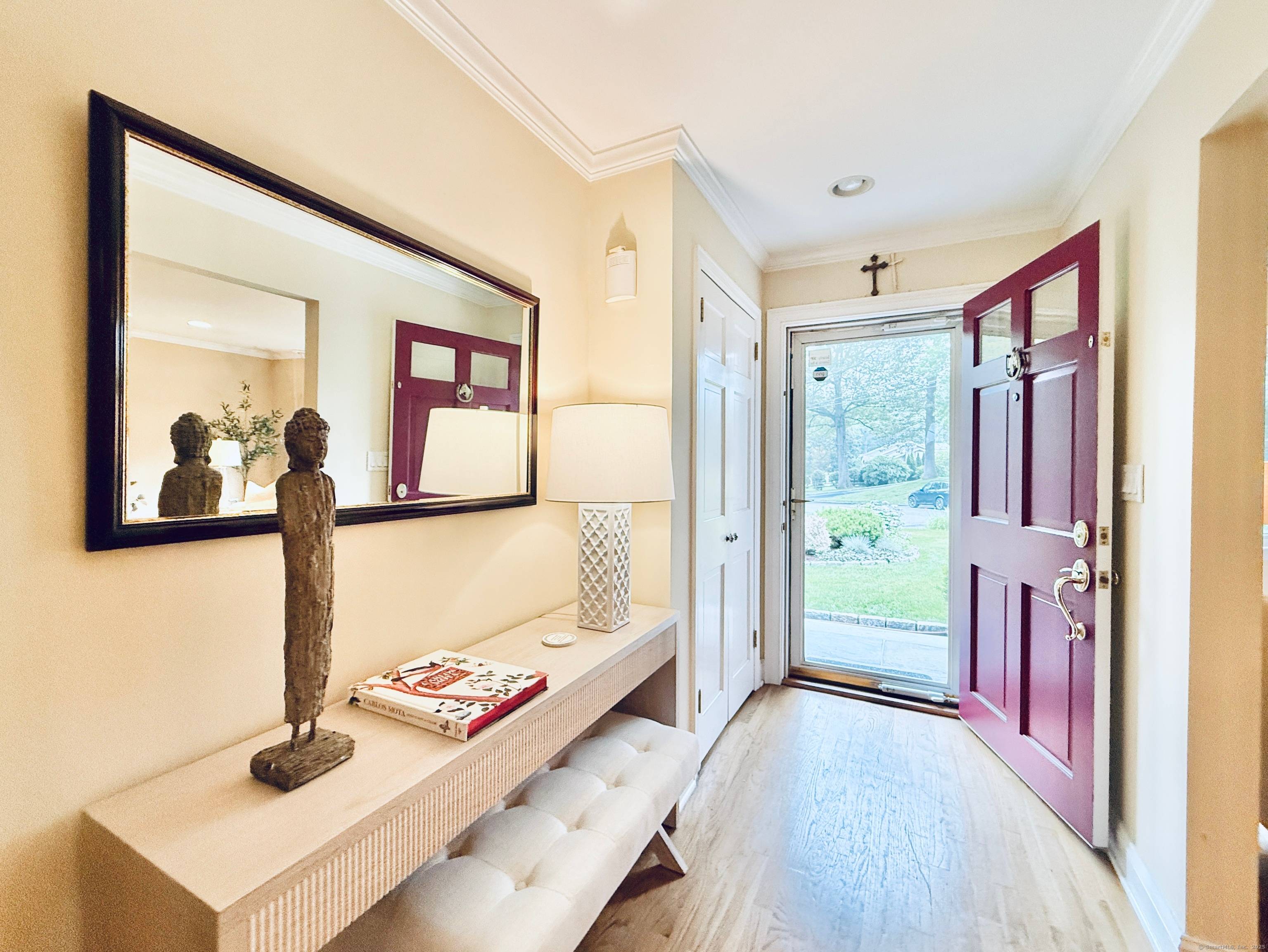 Welcome to this desirable Newfield neighborhood offering that's sure not to disappoint.