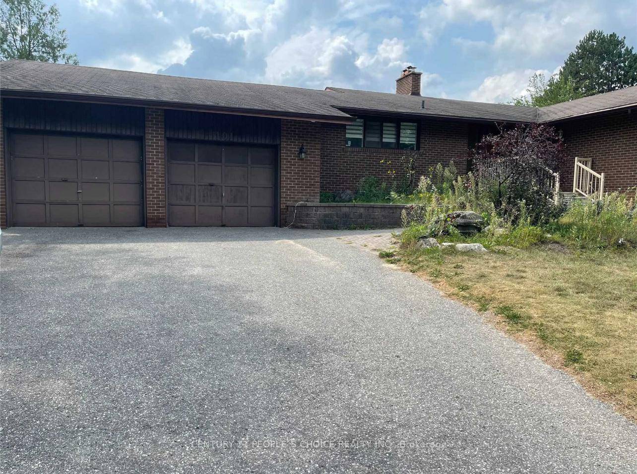 In The Heart Of Kleinburg Over 1 Acre Lot Upgraded Property, Basement Apartment Freshly Painted, New Appliances Features 3 Bedrooms Walkout Basement With 1 New Full Washroom, Large living room ...