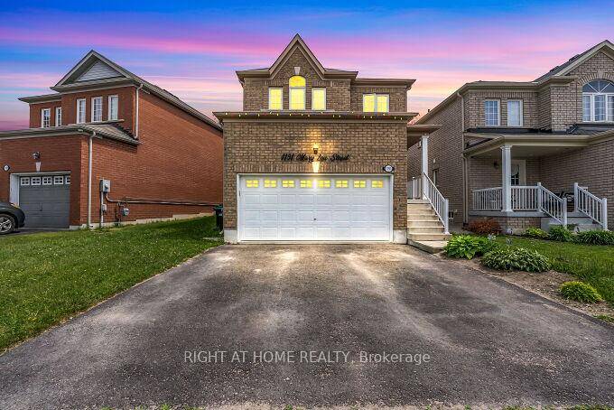 Top 5 Reasons to Love This Stunning Alcona Home !