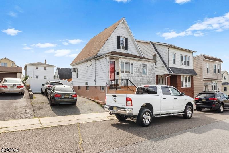 LOCATION LOCATION LOCATION !