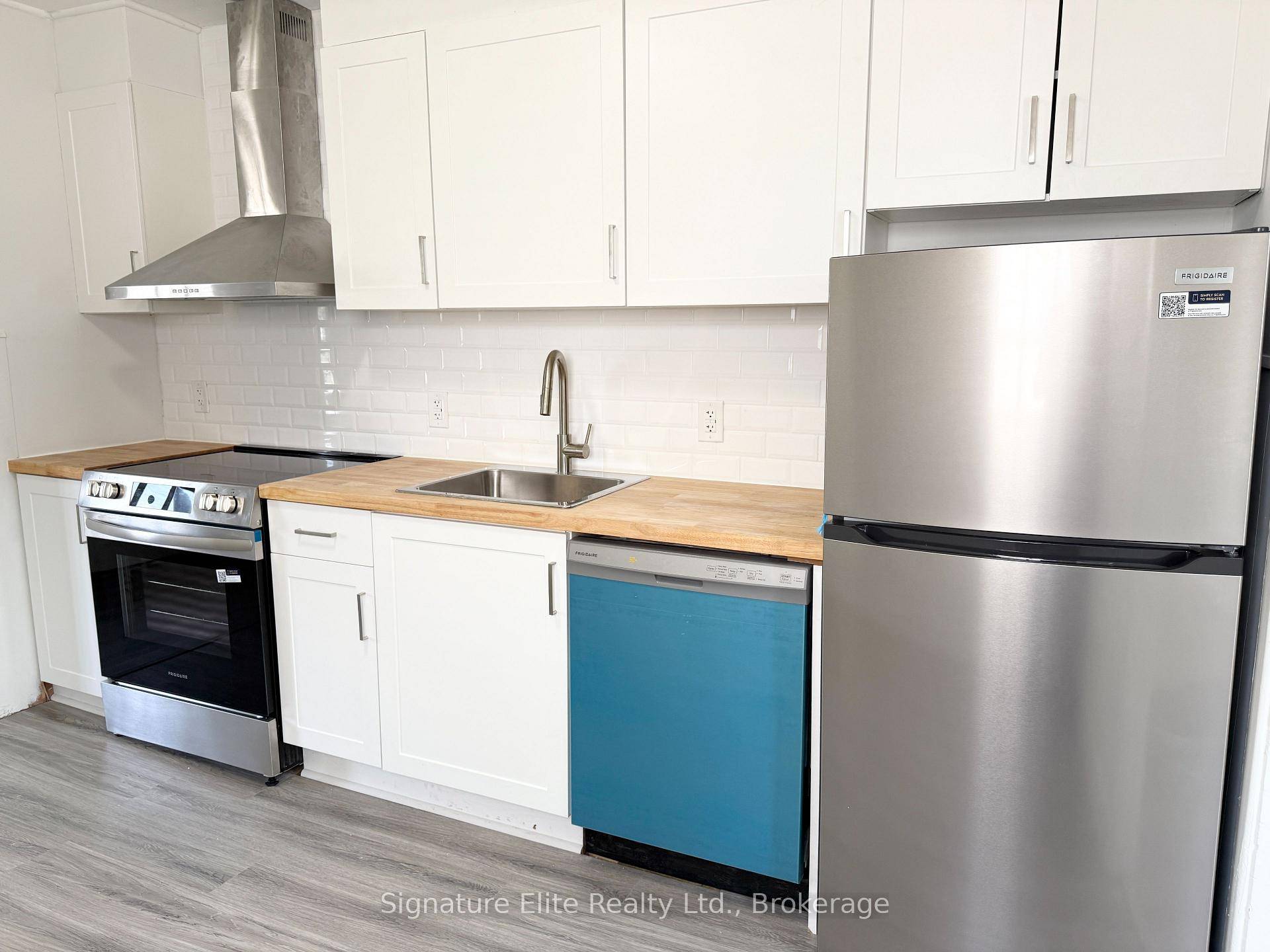 welcome to this BEAUTIFUL renovated 2 Bedroom apartment, on the main floor of triplex.