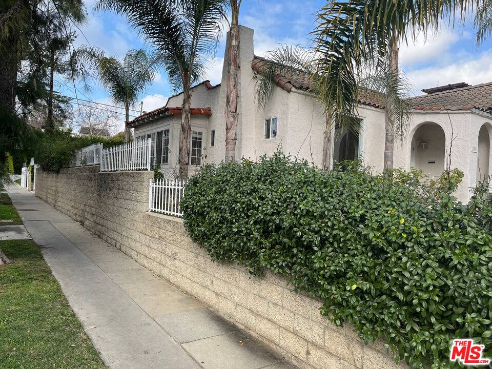 101 N La Peer Dr 3BR Beverly Grove La