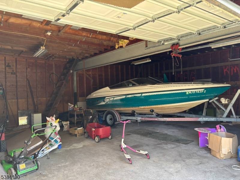 Needs lots of TLC. Diamond in the rough handyman special.