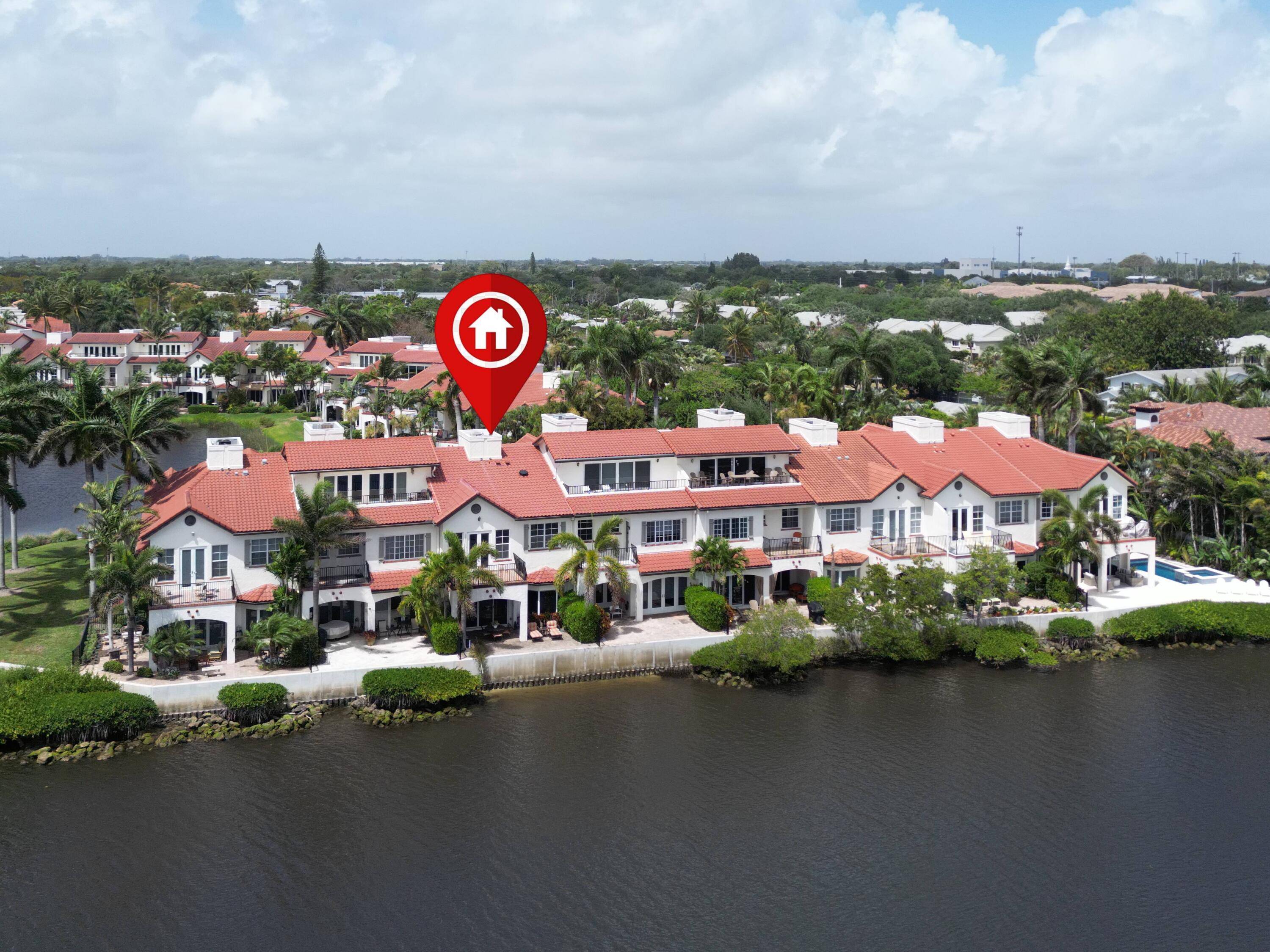 Stunning Waterfront Townhouse for Rent !