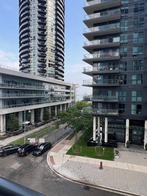 A World Class Luxury Condo WATER'S EDGE Situated In A Sensational, Dramatic amp ; Magnificent Surrounding In A Prime Location.