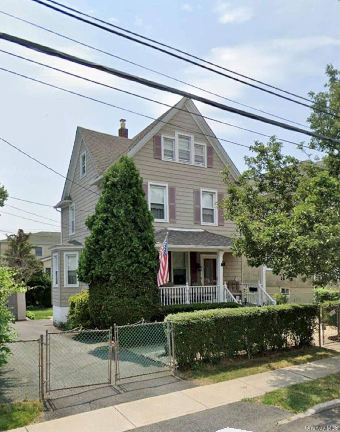 Single family house located in Harrison !