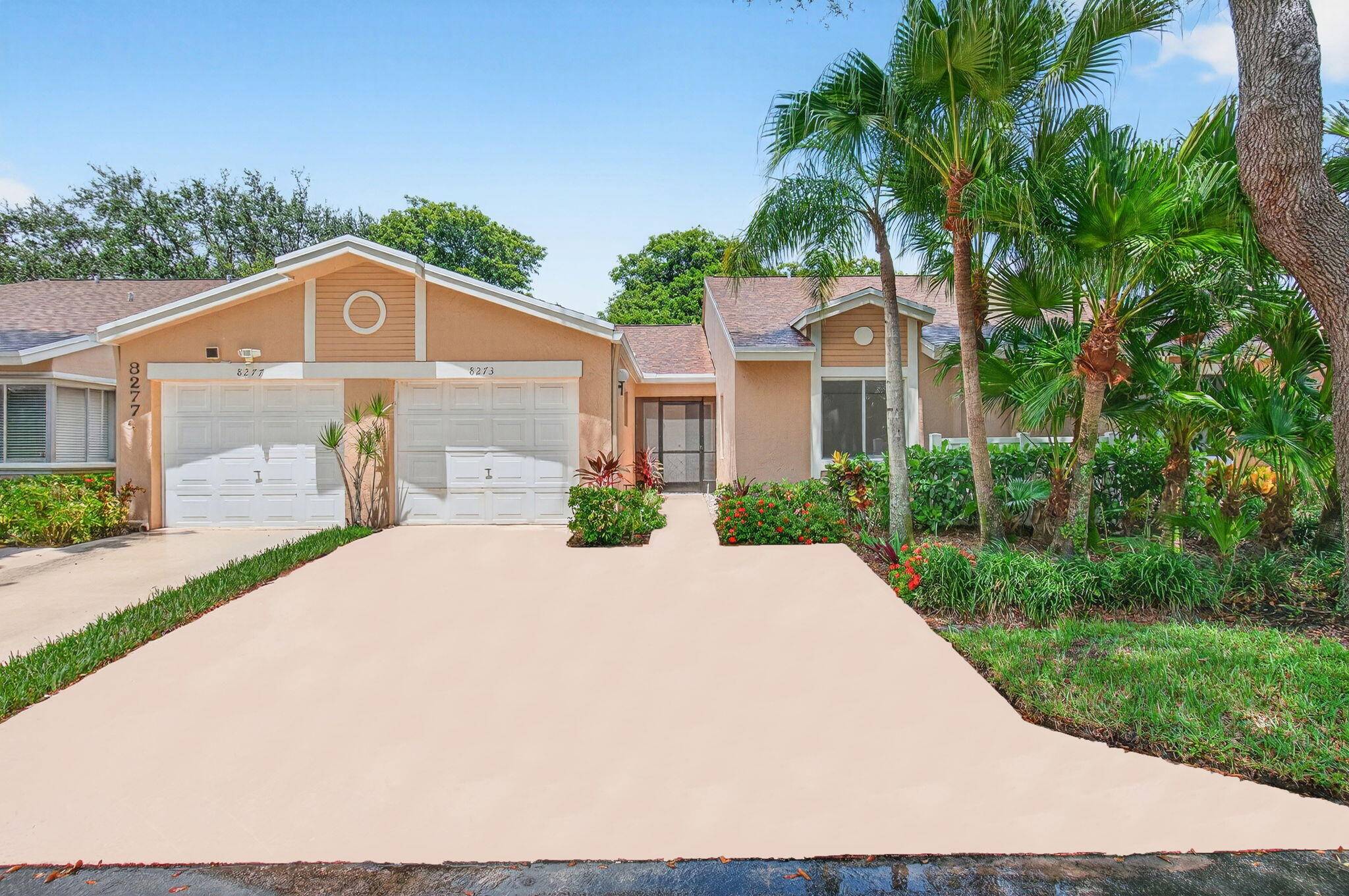 Move right in.... to this lovely, newly upgraded, one story CHATEAU MODEL villa, featuring 2 bedrooms, guest bathroom and ensuite master bathroom both with walk in showers, eat in kitchen, ...