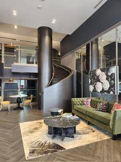 Fully furnished ! ! Brand new 1 Bed, 1 Bath executive condo.