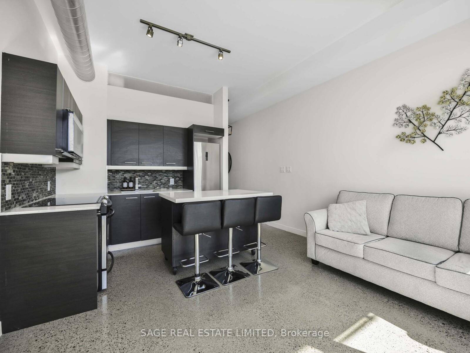 Perfectly situated in the heart of Corktown, this custom designed one bedroom loft captures the best of east end living !