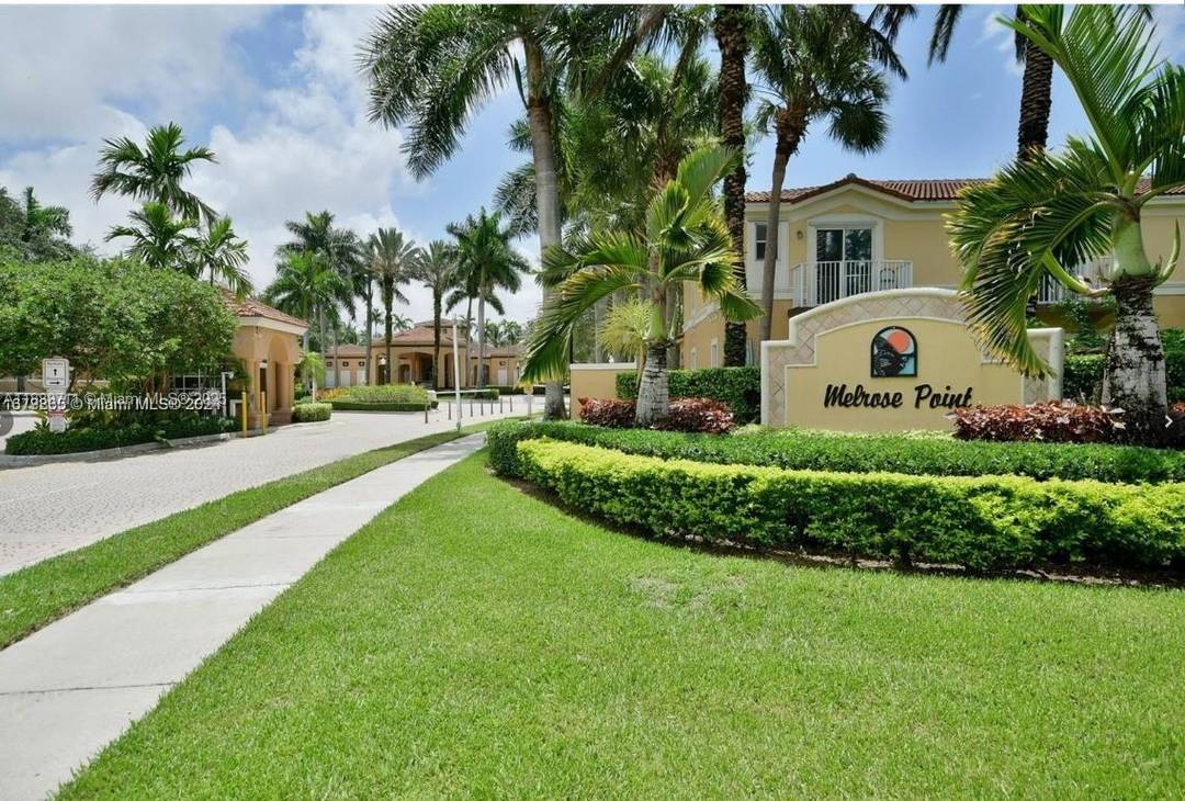 Beautiful 3 bedroom, 3 bath property located in the exclusive gated community of Melrose Point.