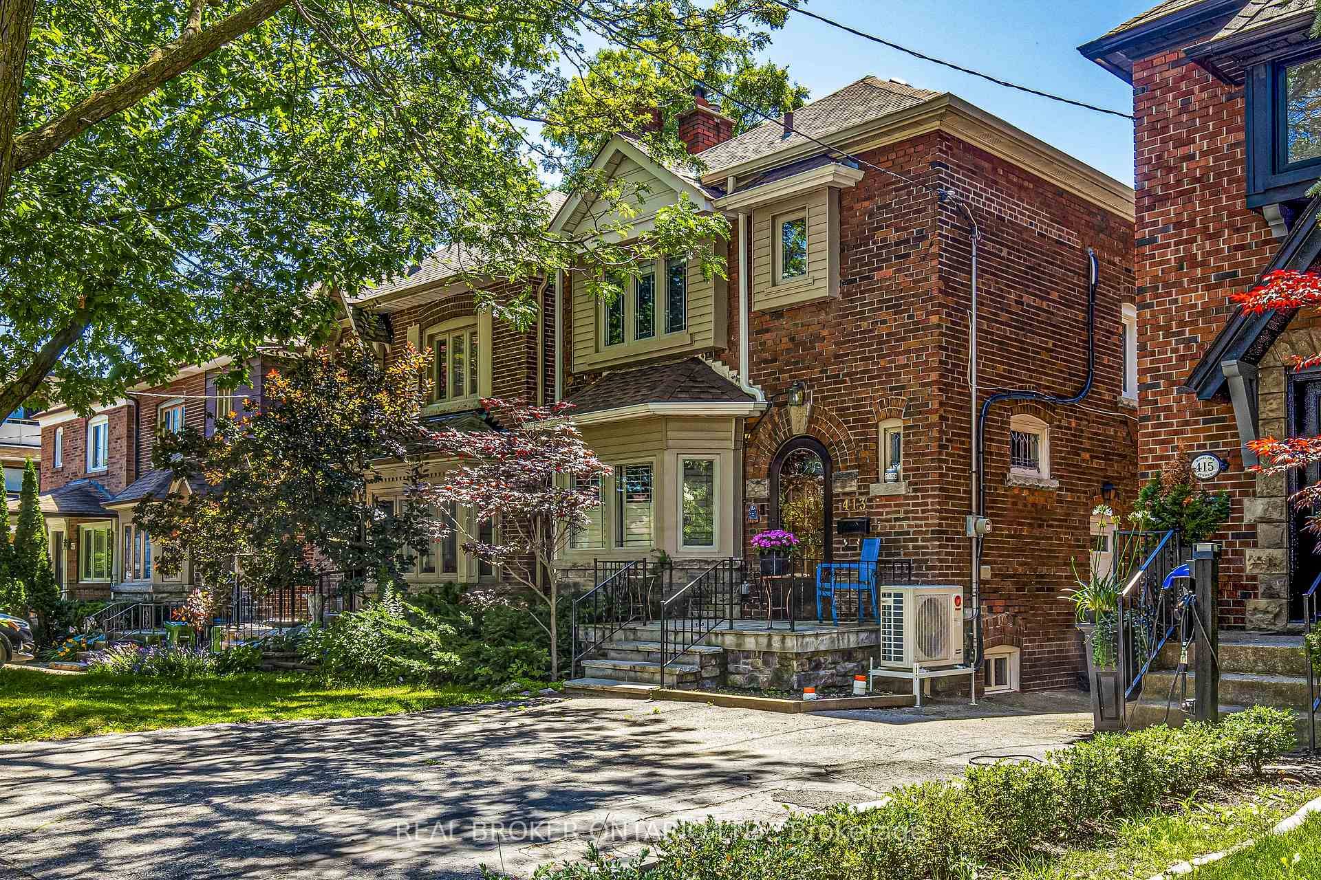 Tucked away in the heart of Midtown's most beloved neighbourhood, this delightful 3 bedroom, 2 bath detached home is brimming with warmth, character, and timeless appeal.