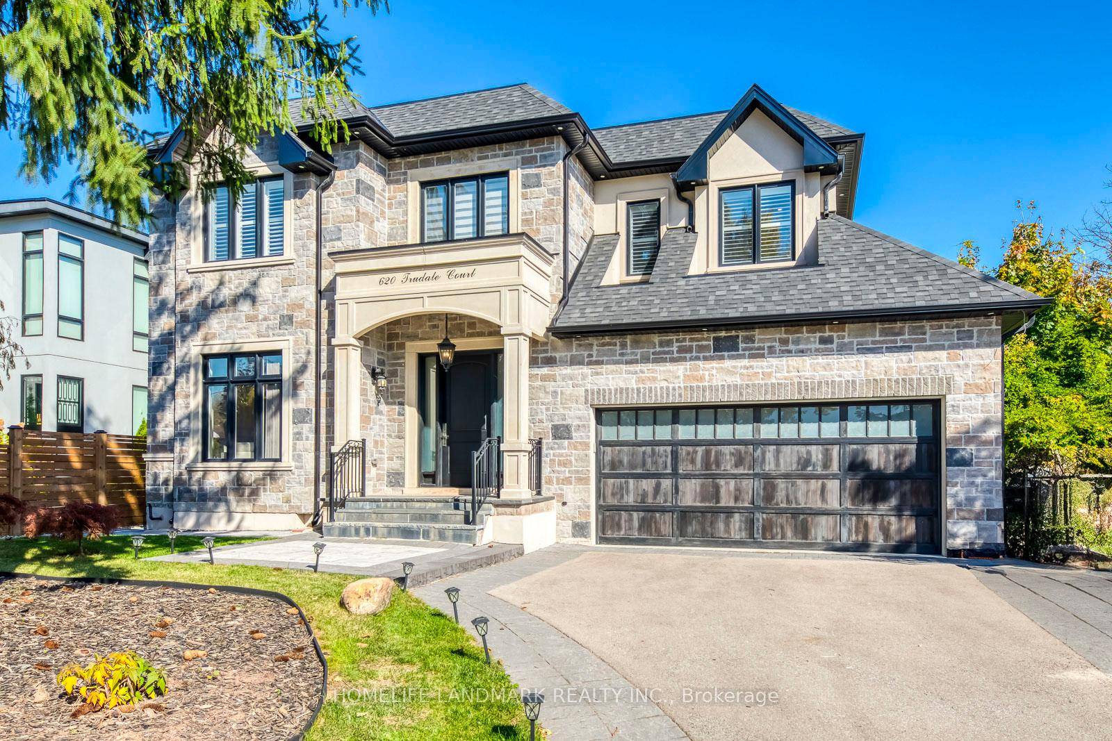 Absolutely Stunning ! Located in Much Sought After Bronte East Community with Big Lot, This Custom Home Built in 2022 Boasts Modern and Comfortable with Hardwood Floors, Porcelains, Coffered Ceilings, ...