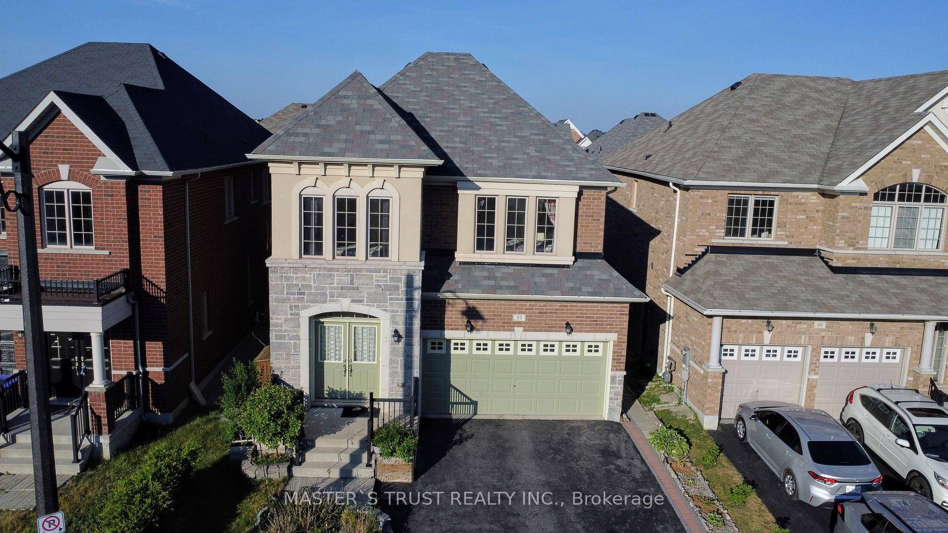 Welcome to 53 Kidd Street, Bradford Spacious, Stylish amp ; Family Ready.