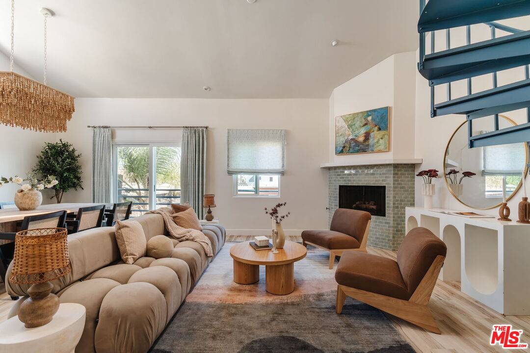 131   Galleon St 3BR Marina Del Rey La