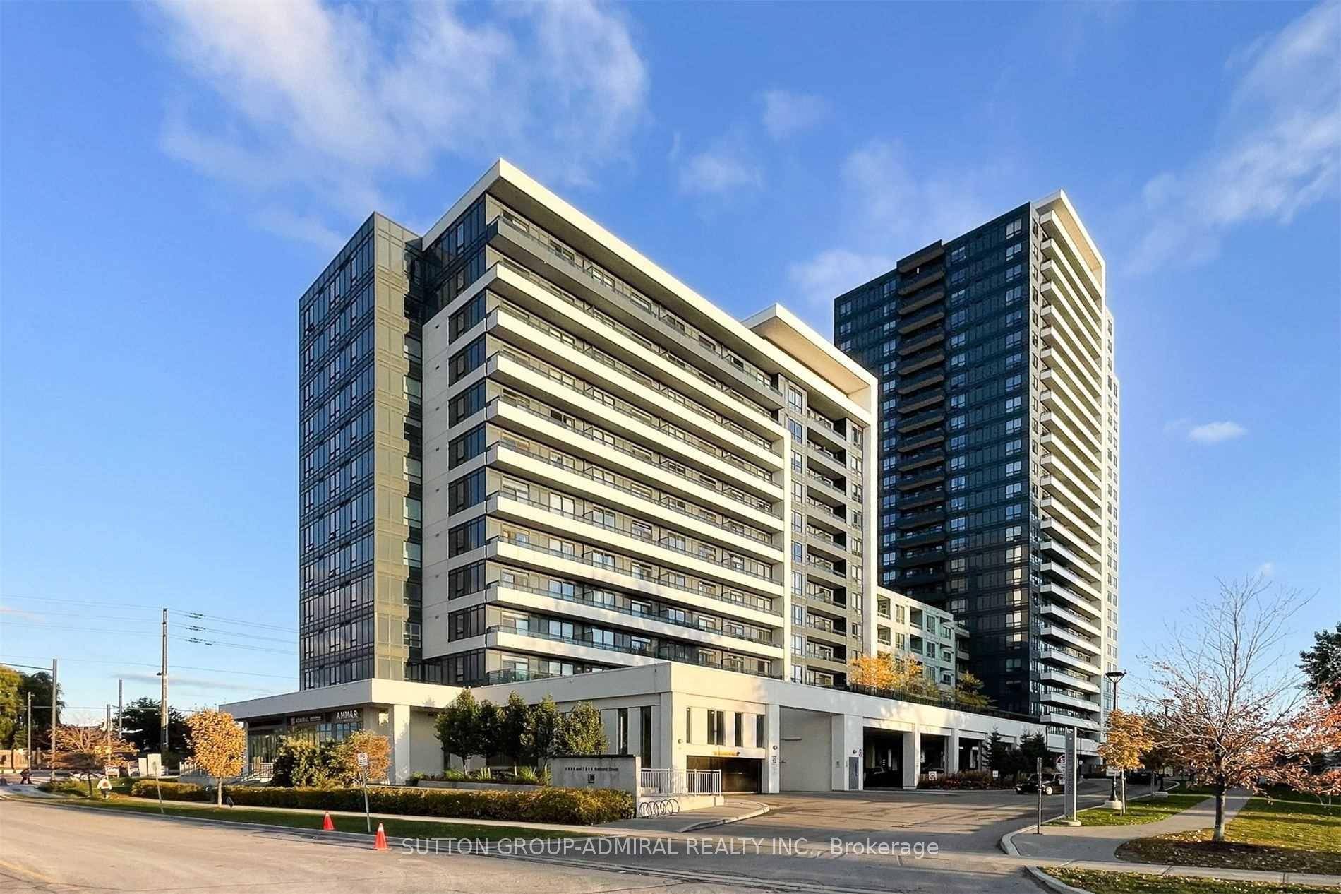 Luxury Living In The Heart Of Thornhill !