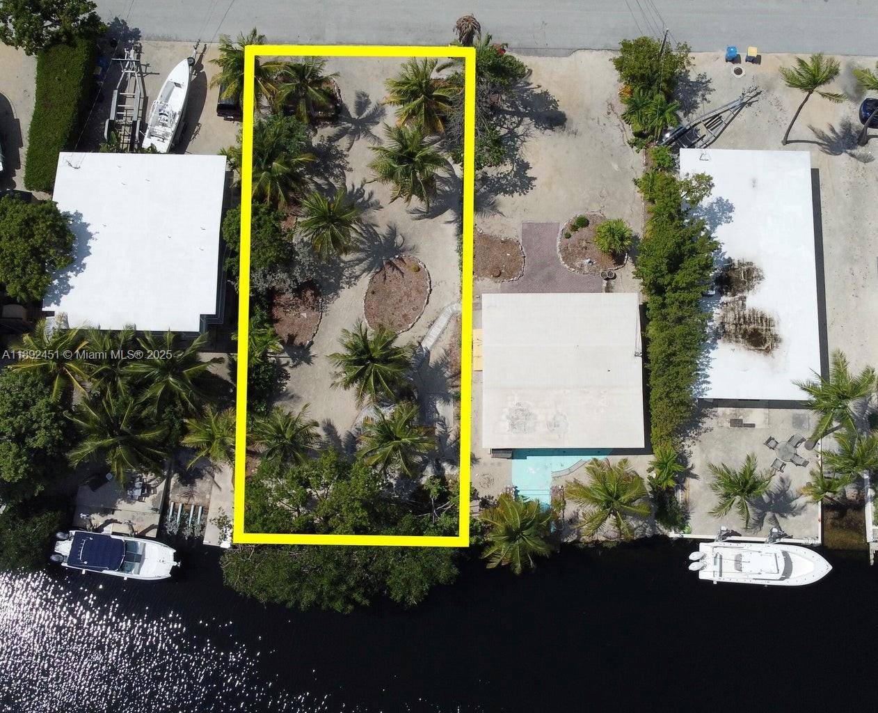 WATERFRONT DEEP WATER LOT !