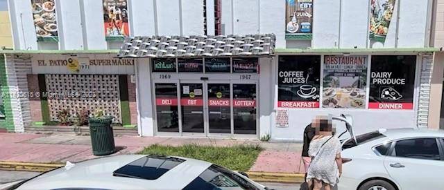 MIAMI BEACH SMALL SUBLEASE MINI MART PIZZERIA TREMENDOUS POTENTIAL.