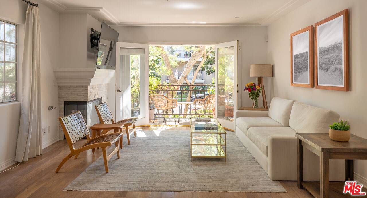 146  S Clark Dr 2BR Beverly Grove La