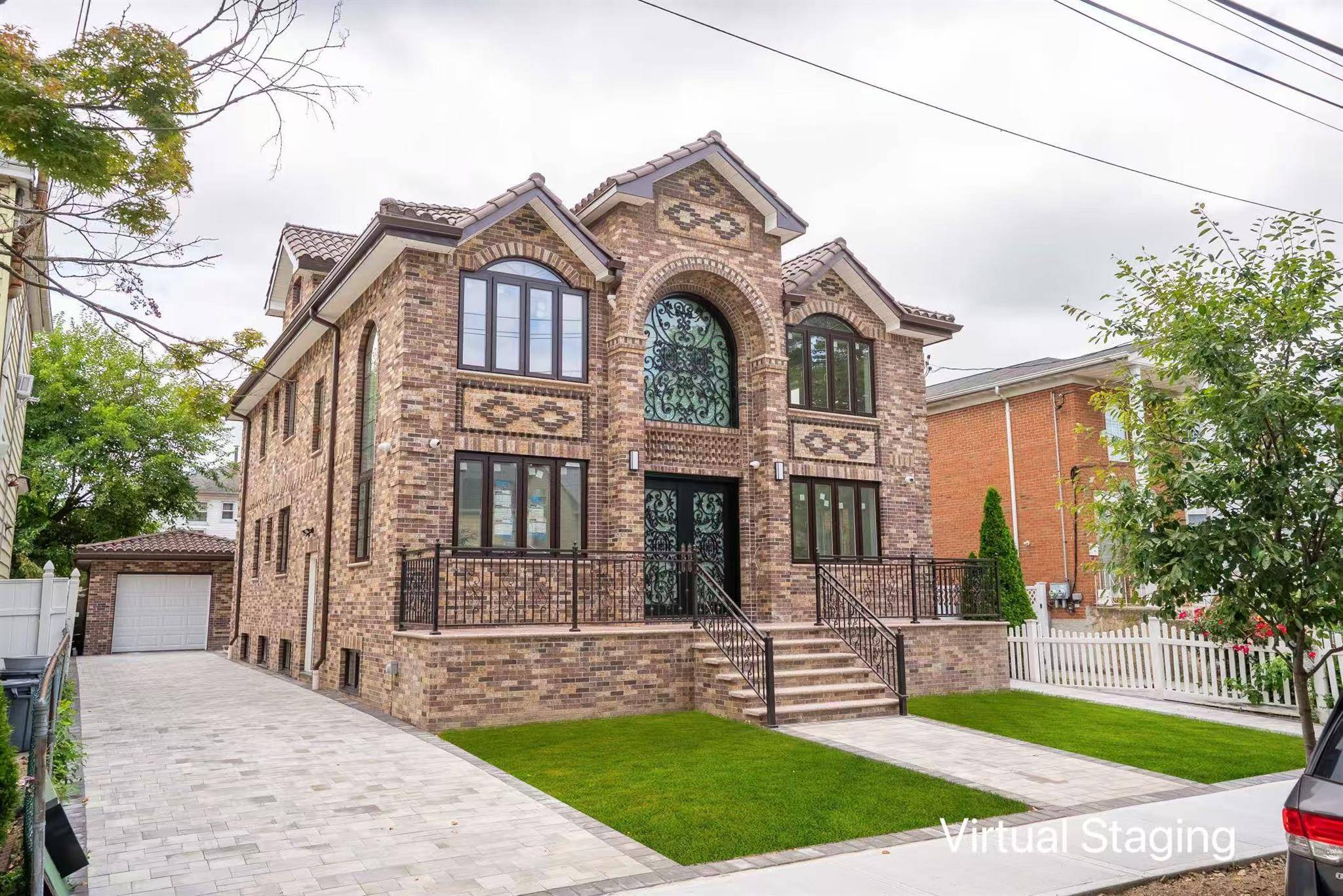 Located in Whitestone, this huge two family mansion newly built in 2025 has a magnificent appearance, high end materials, fine workmanship, central air conditioning and customized wardrobes, which undoubtedly enhances ...