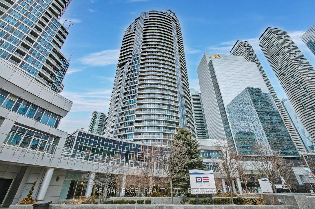 Unit 910 at 8 York Street Waterclub I is a spacious 1 bedroom den solarium suite with approximately 822 sq ft, featuring a south facing balcony with beautiful lake views.
