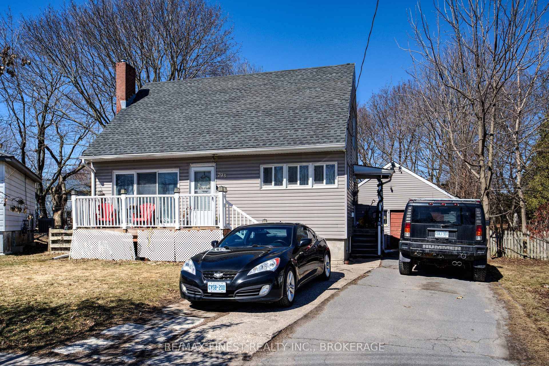Great opportunity. 1 1 2 story home with 2 bedrooms and a full bath on the upper level, Primary bedroom on the main level with spacious Living Room Dining Area ...