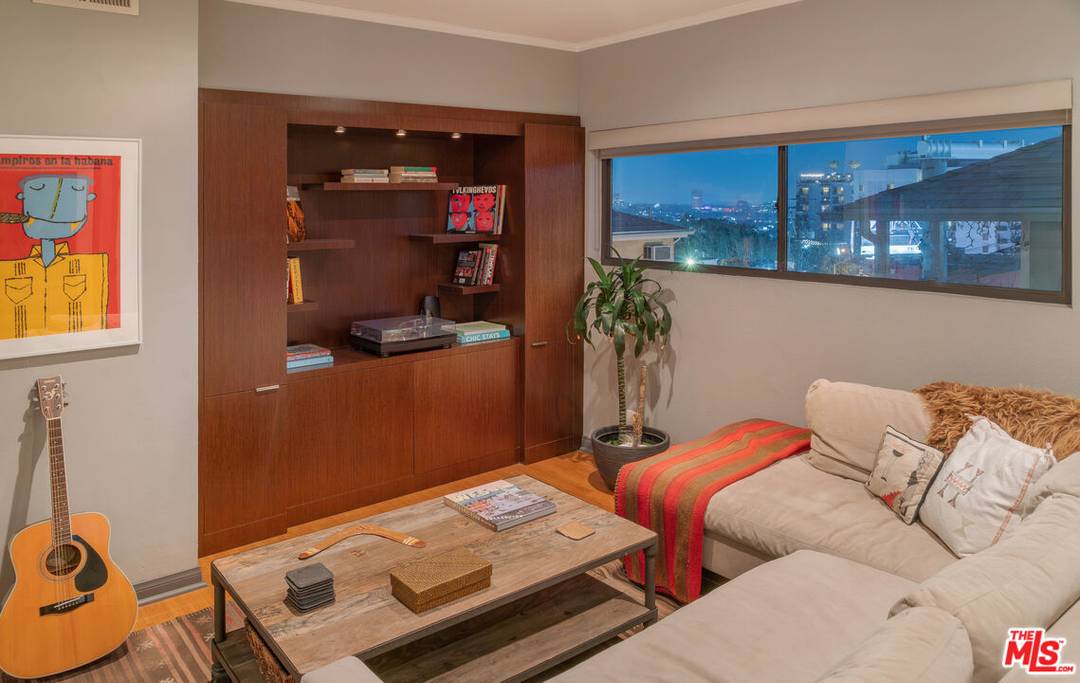 1133 N Clark St 2BR Sunset Strip La