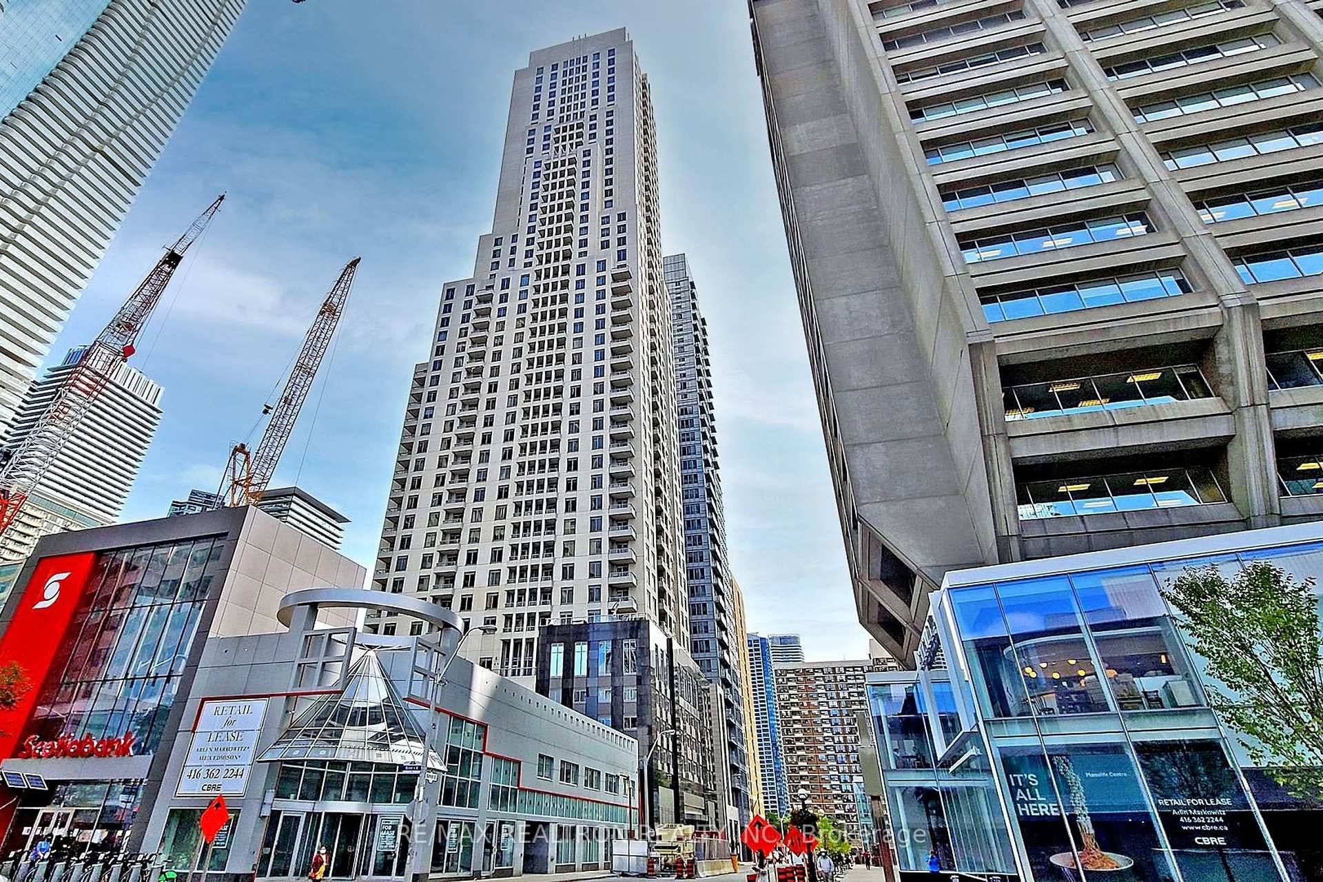 This unique suite is located at the edge of Yorkville, walking distance to all the upscale shops and restaurants.
