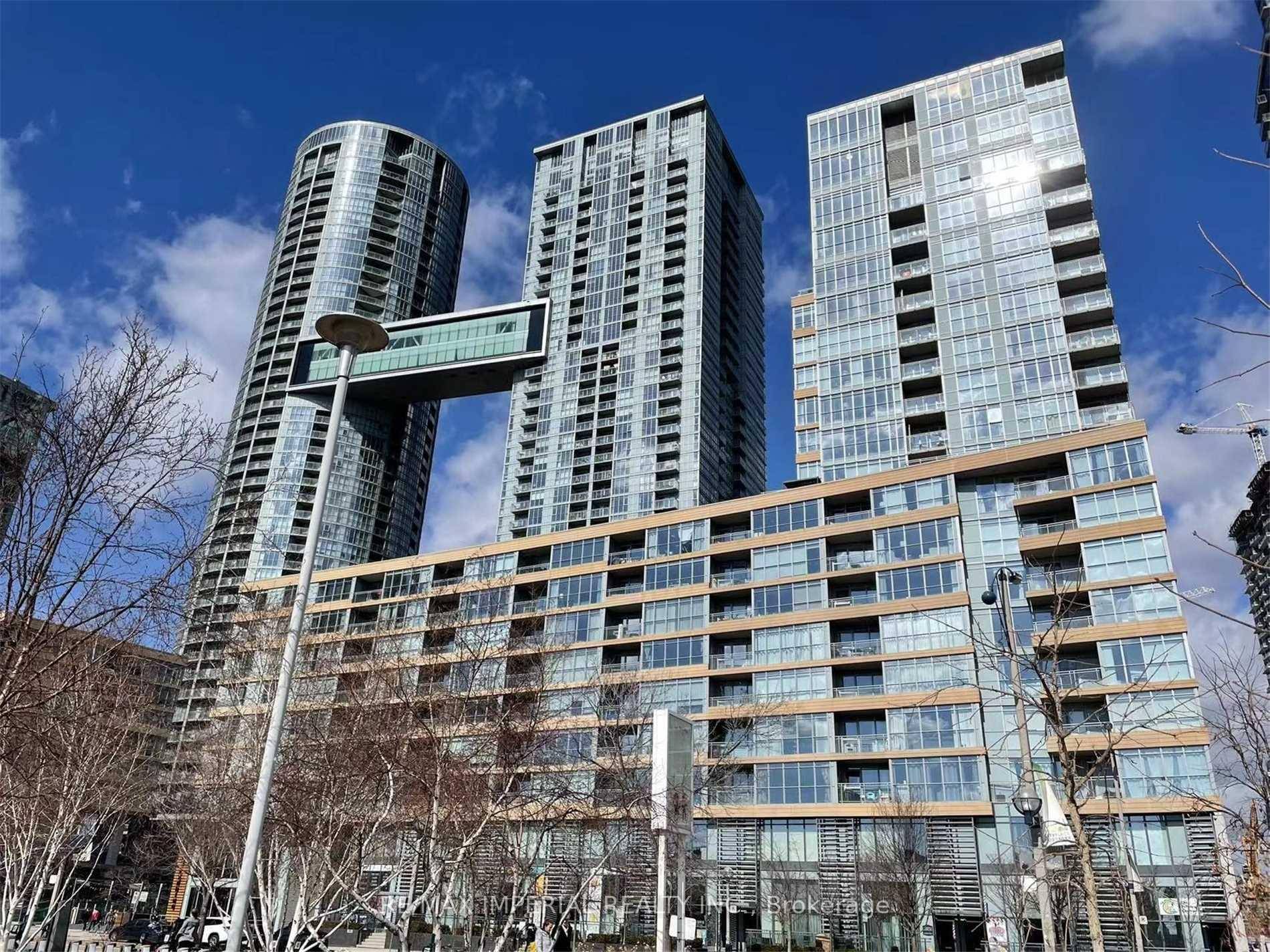STUDENTS AND WORK PERMITS WELCOME Luxury South Facing Condo.