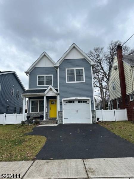 A beautiful luxury Home in Bloomfield's Oakview neighborhood with this 2020 built, 3 bed, 2.