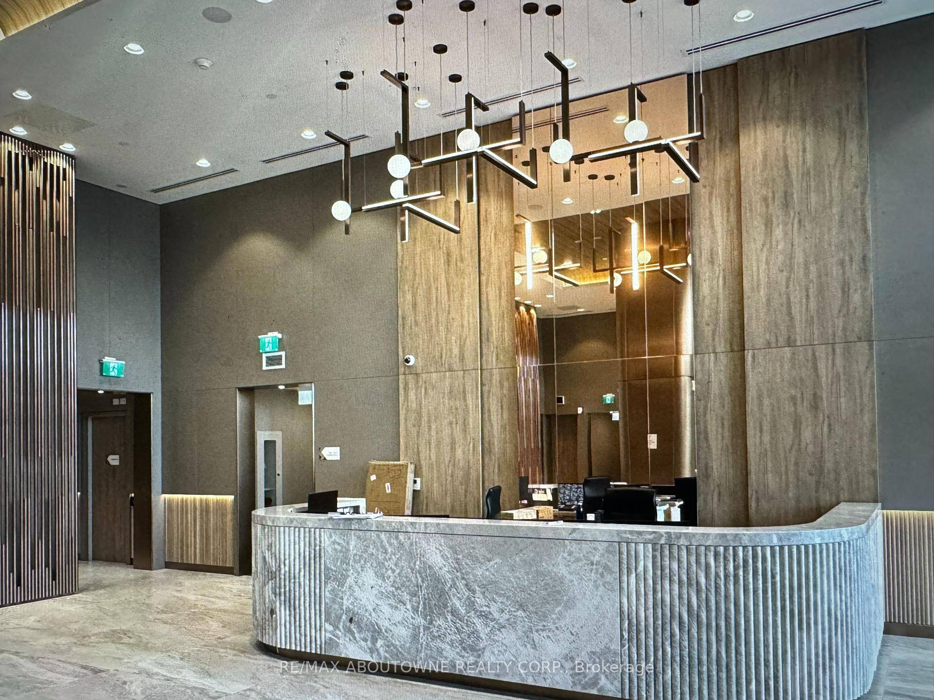 Welcome to Suite 511 at 1100 Sheppard Ave west, this spacious and bright 1 1 Den can be used as a second bedroom unit inside the Westline Condos at Downsview ...