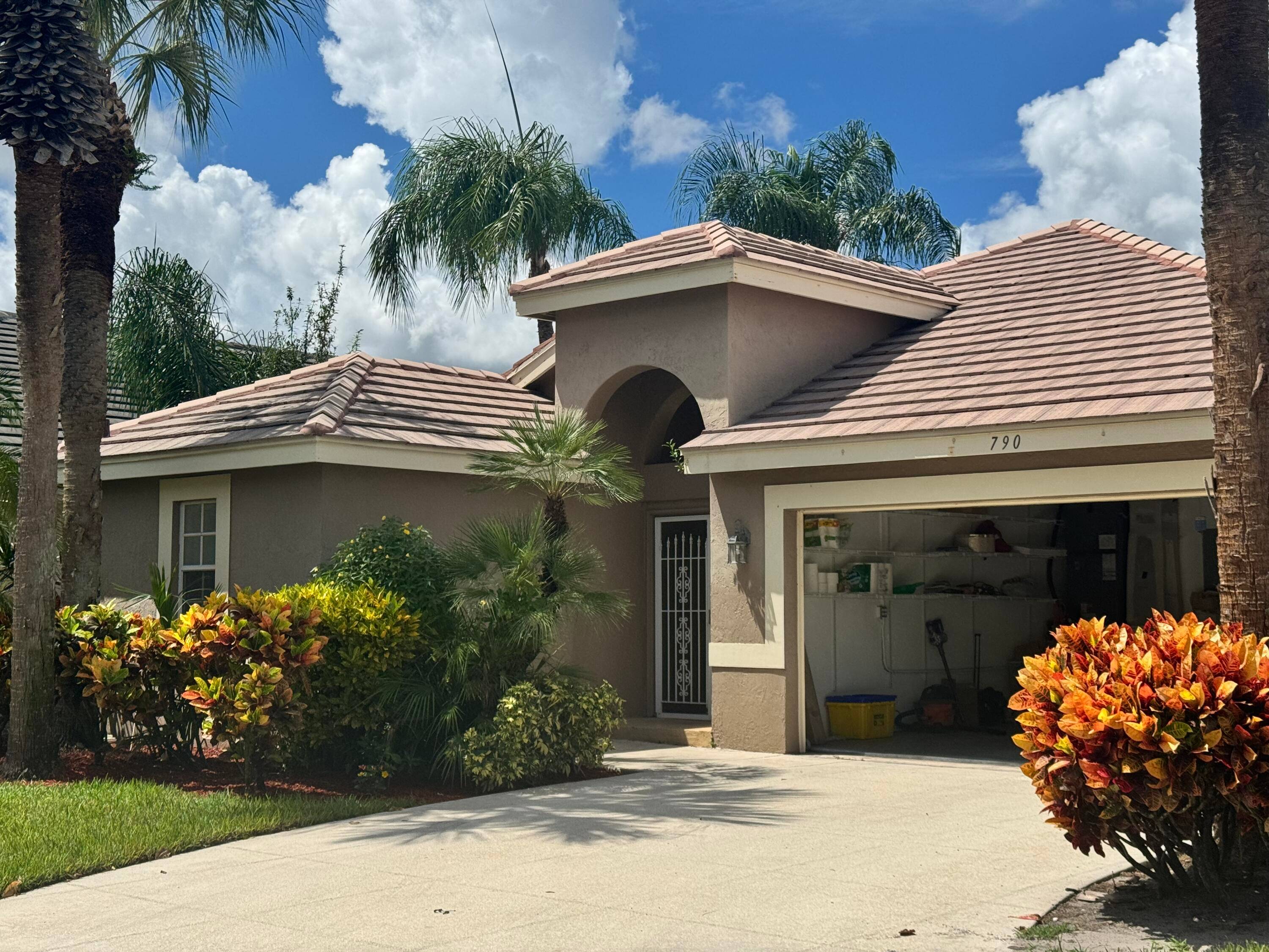 PHOTOS COMING SOON ! Beautiful 4 bedroom, 3 bath single family home in the heart of Delray Beach with high ceilings, 2 car garage, and courtyard with room for a ...