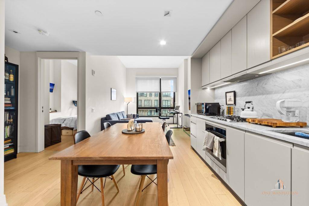 INVESTORS Tenant pays 4, 800Spacious 1 bedroom apartment featuring gorgeous 11 foot ceilings, a marble bathroom with a full size washer and dryer, and a large open kitchen with top ...