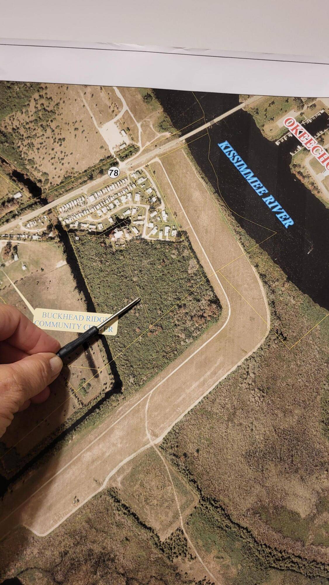 16 ACRES BUCKHEAD RIDGE. Two buildable parcels of land which run along Levee 48 south of SR 78 at the Kissimmee River canal 38.
