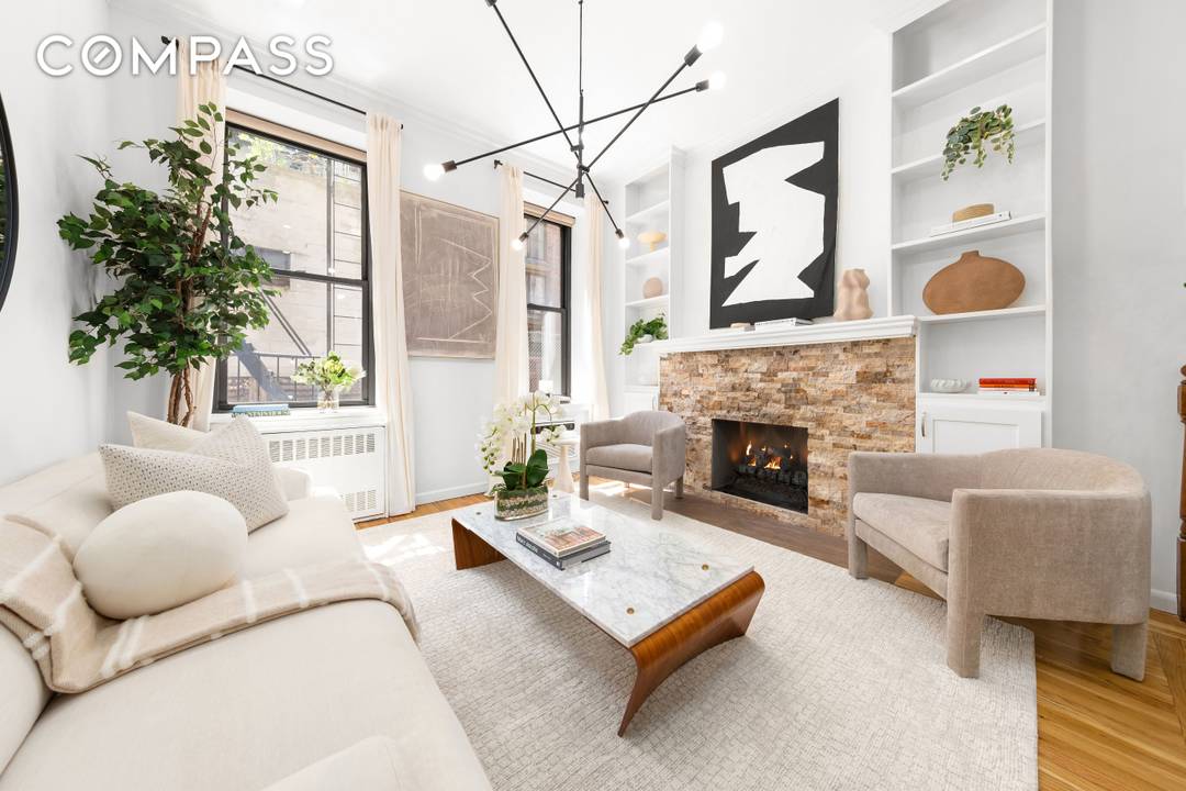 Just Listed ! Contact me to schedule a weekday or weekend showing.