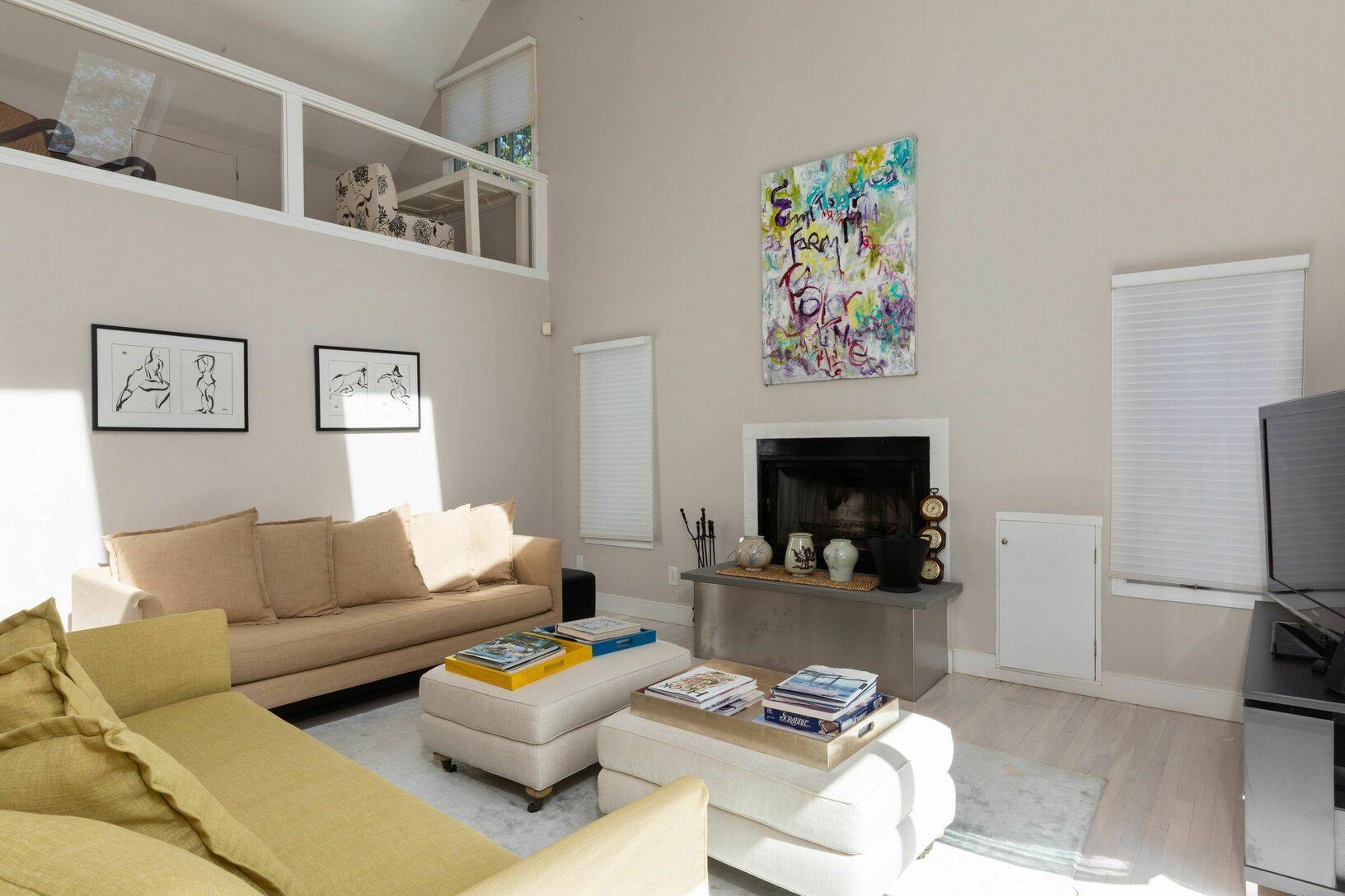Well maintained Contemporary Home Close to Beaches