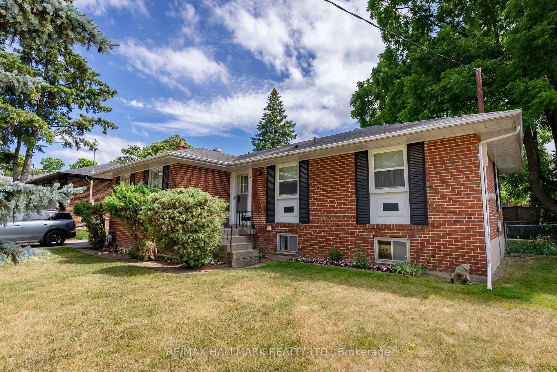 Renovators Dream in Prime Victoria Village Endless Potential Awaits !