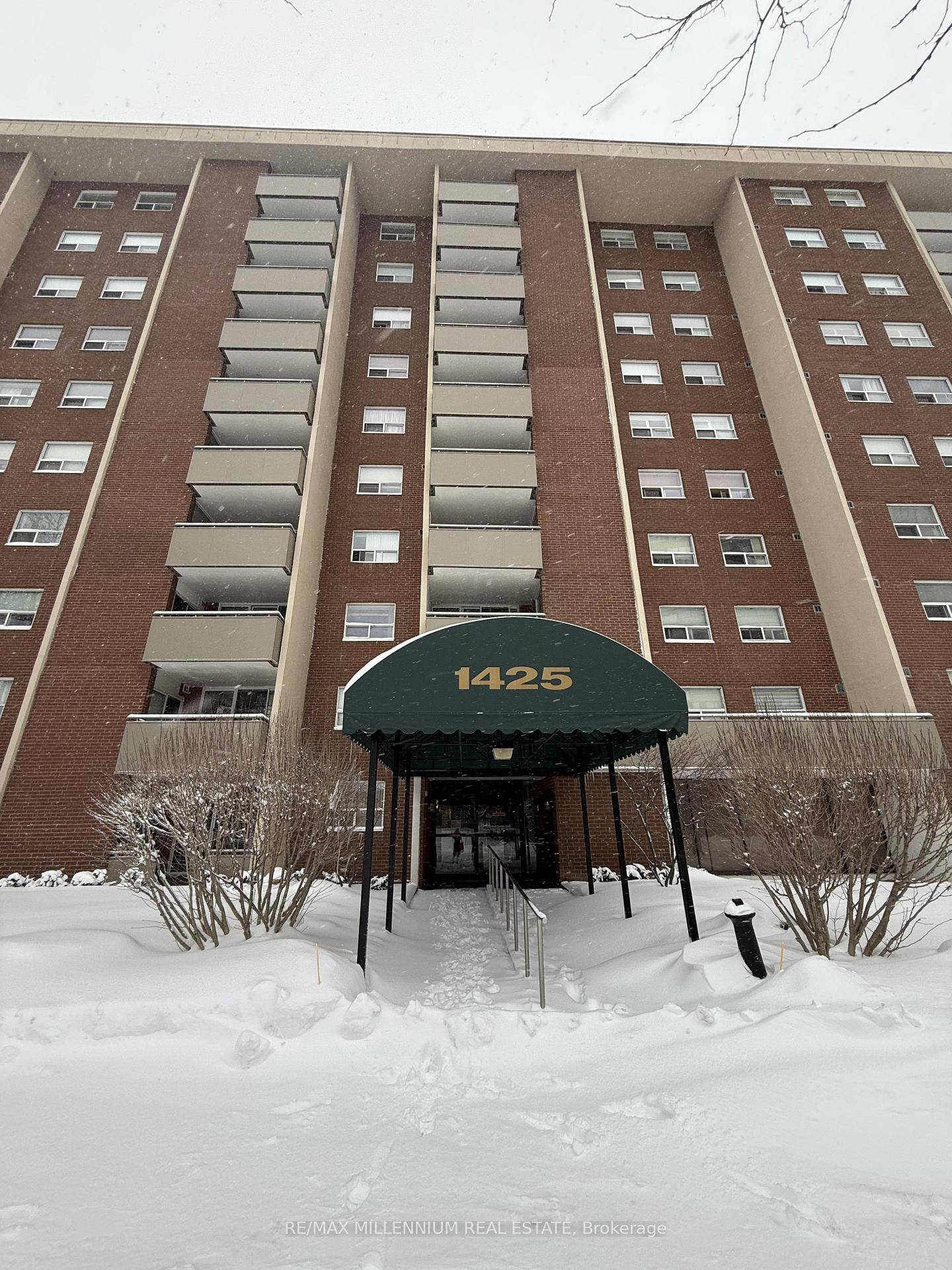 Welcome to 1425 GHENT Avenue, Unit 902 !