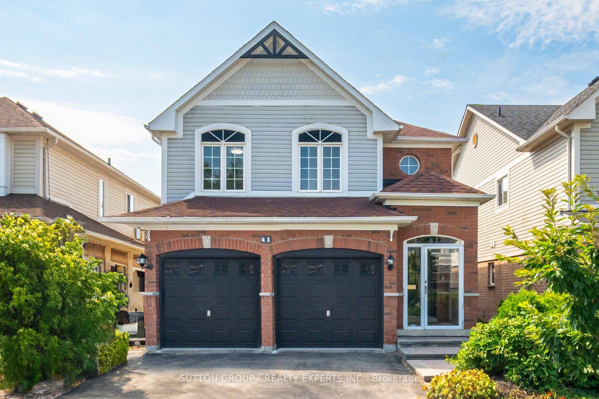 Spacious 4 Bedroom Detached Home in Prime Taunton North Location !