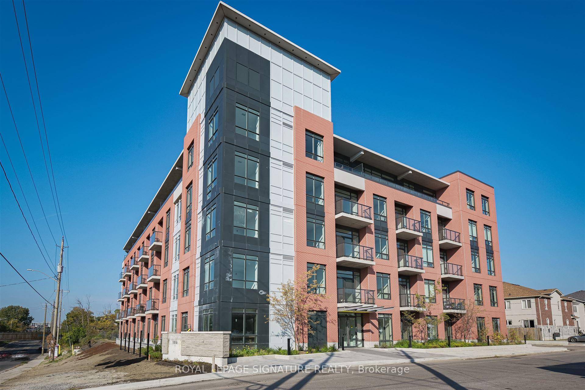 Experience modern condo living in the heart of Whitby's Pringle Creek neighbourhood.