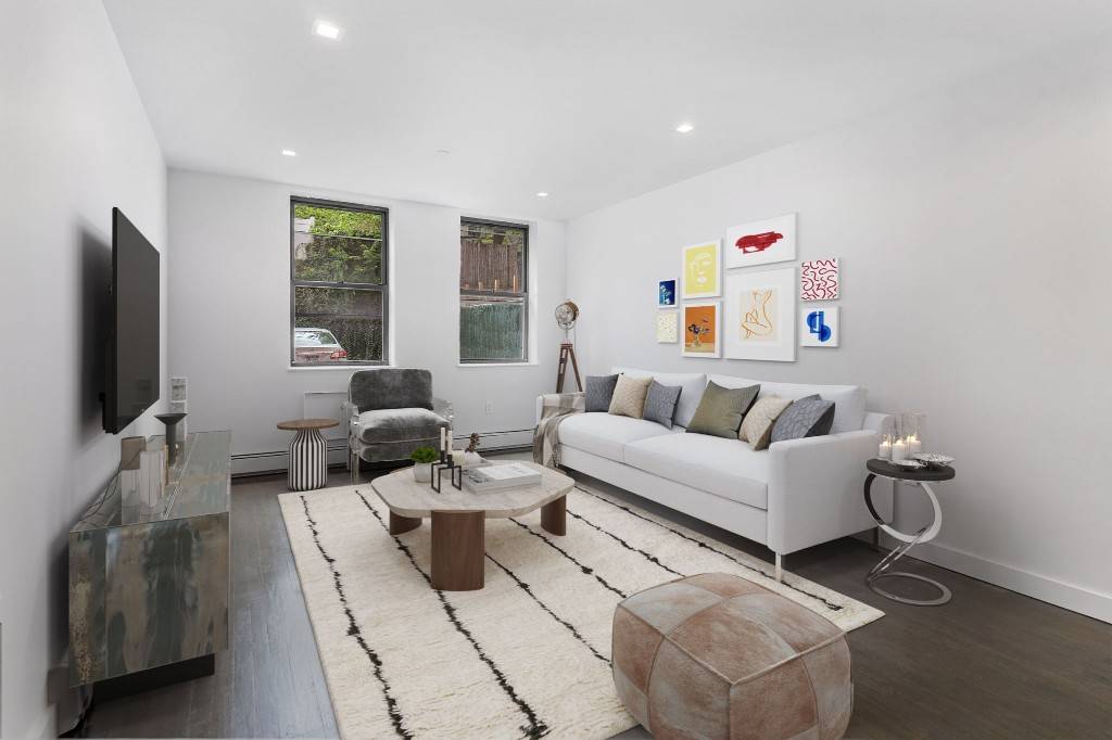 260 Water Street Between Gold Street amp ; Bridge Street in DUMBONEWLY RENOVATED 1 BEDROOM APARTMENT LAUNDRY IN UNIT CARSON VIRTUAL DOORMAN EASY ACCESS TO SUBWAYS !