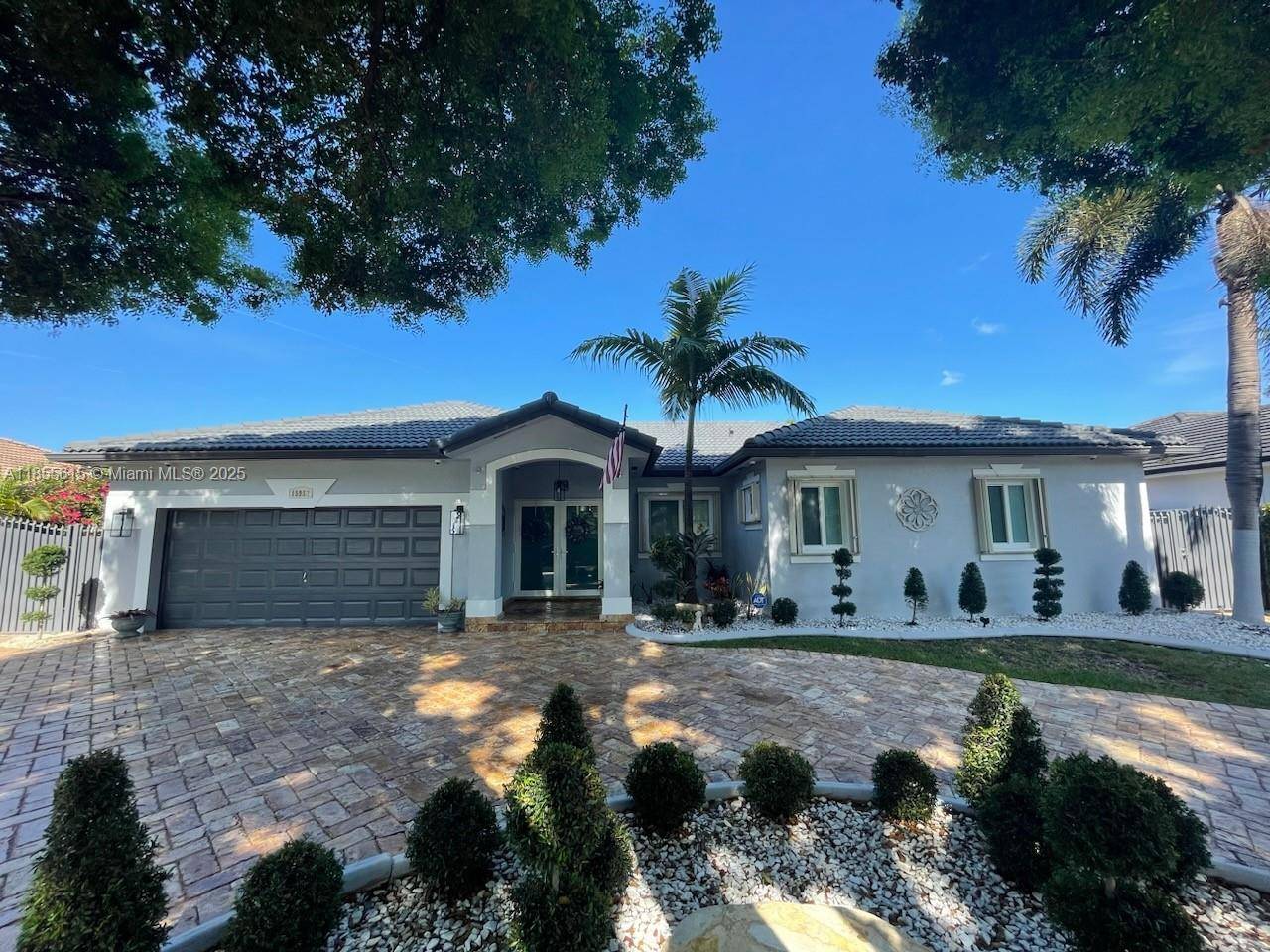Beautiful 4 bedrooms 2. 5 baths home, designed for comfort, and entertaiment, feauturing a sparkling pool, and relaxing jacuzzi, a large covered terrace, inside discover a formal living room, dining ...