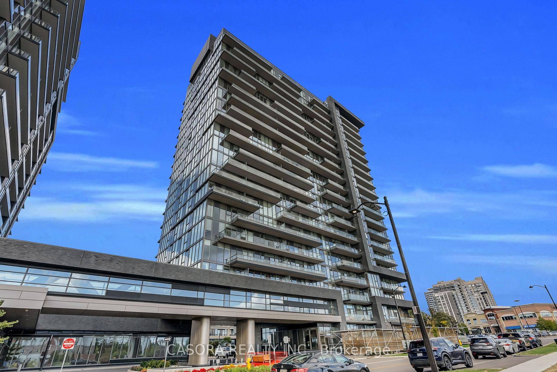 Welcome to modern luxury living in the heart of Thornhill !