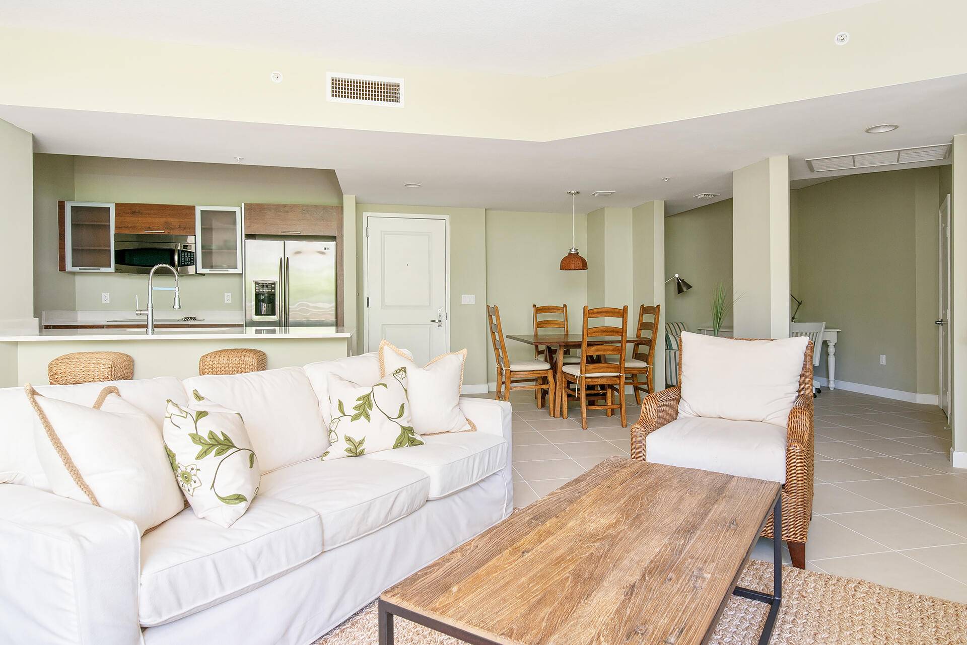 This coveted 6th floor residence boasts one of the building's most sought after floor plans, featuring 2 bedrooms, 2.