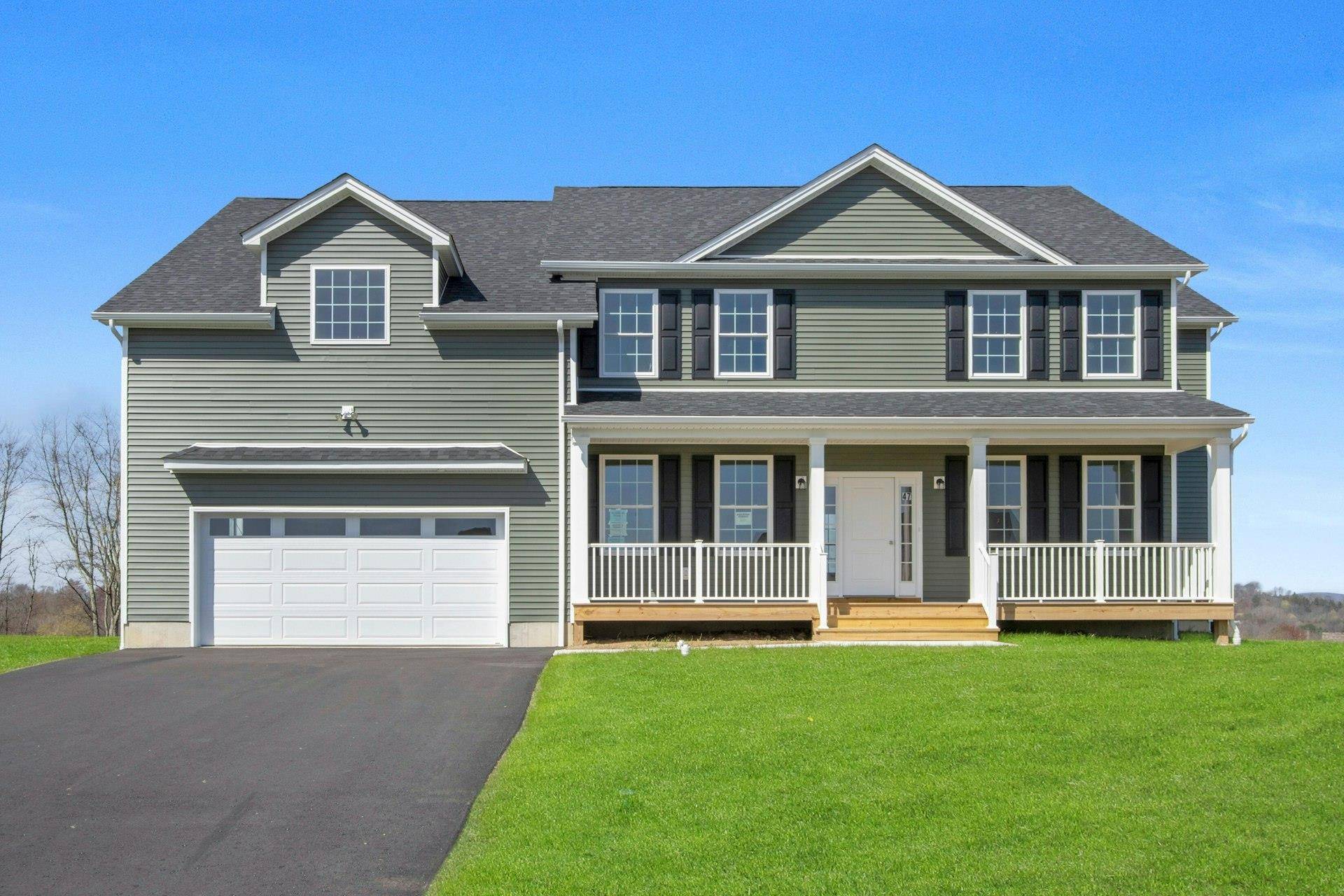 Check out this beautifully crafted home with well appointed interior finishes offering 5 Bedrooms and 3.