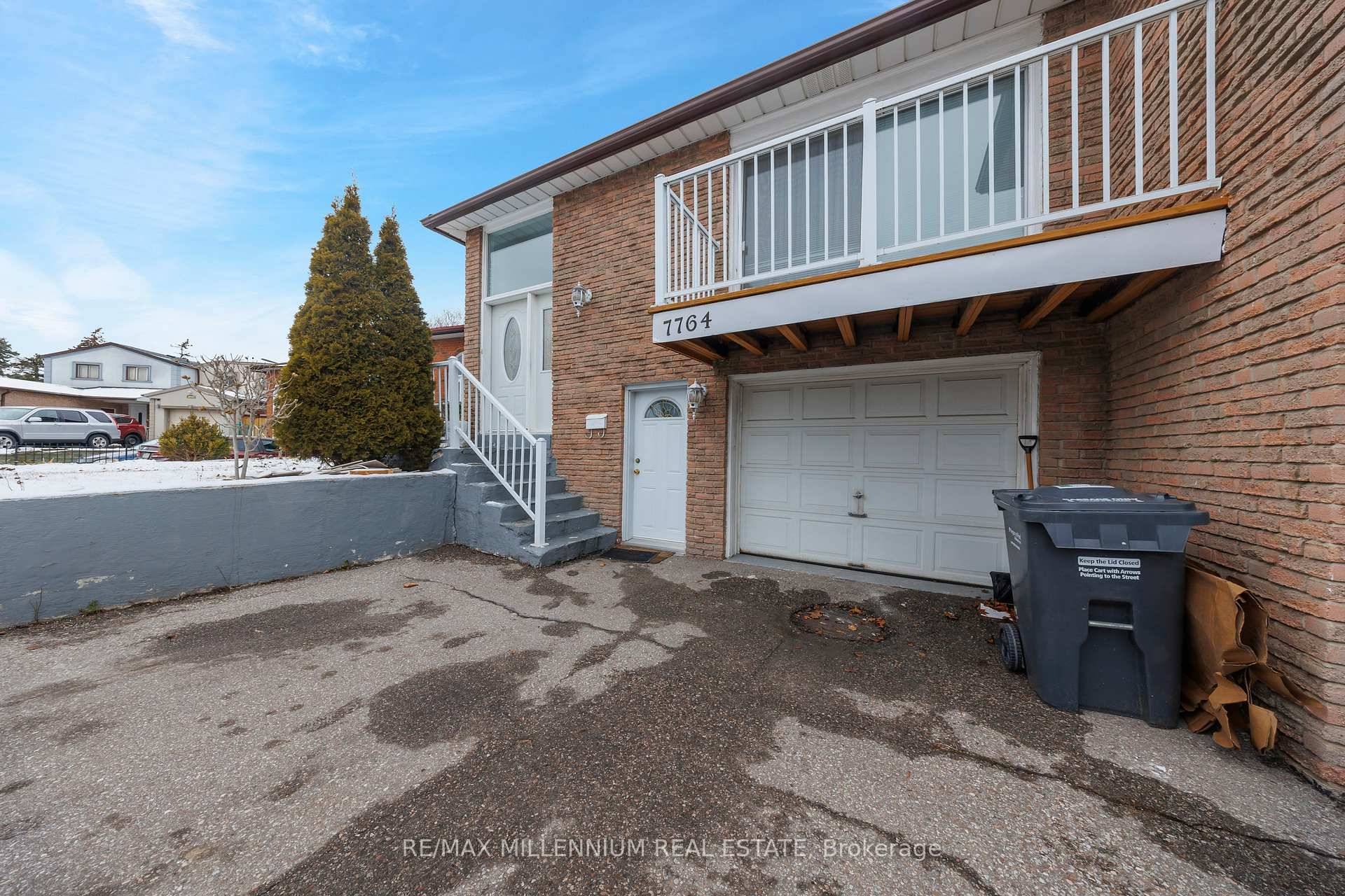 Spacious 3 Bedroom Upper Level Semi Detached Bungalow in a Prime Location Steps to Schools, Transit, Walmart, Plaza, Parks amp ; Places of Worship.