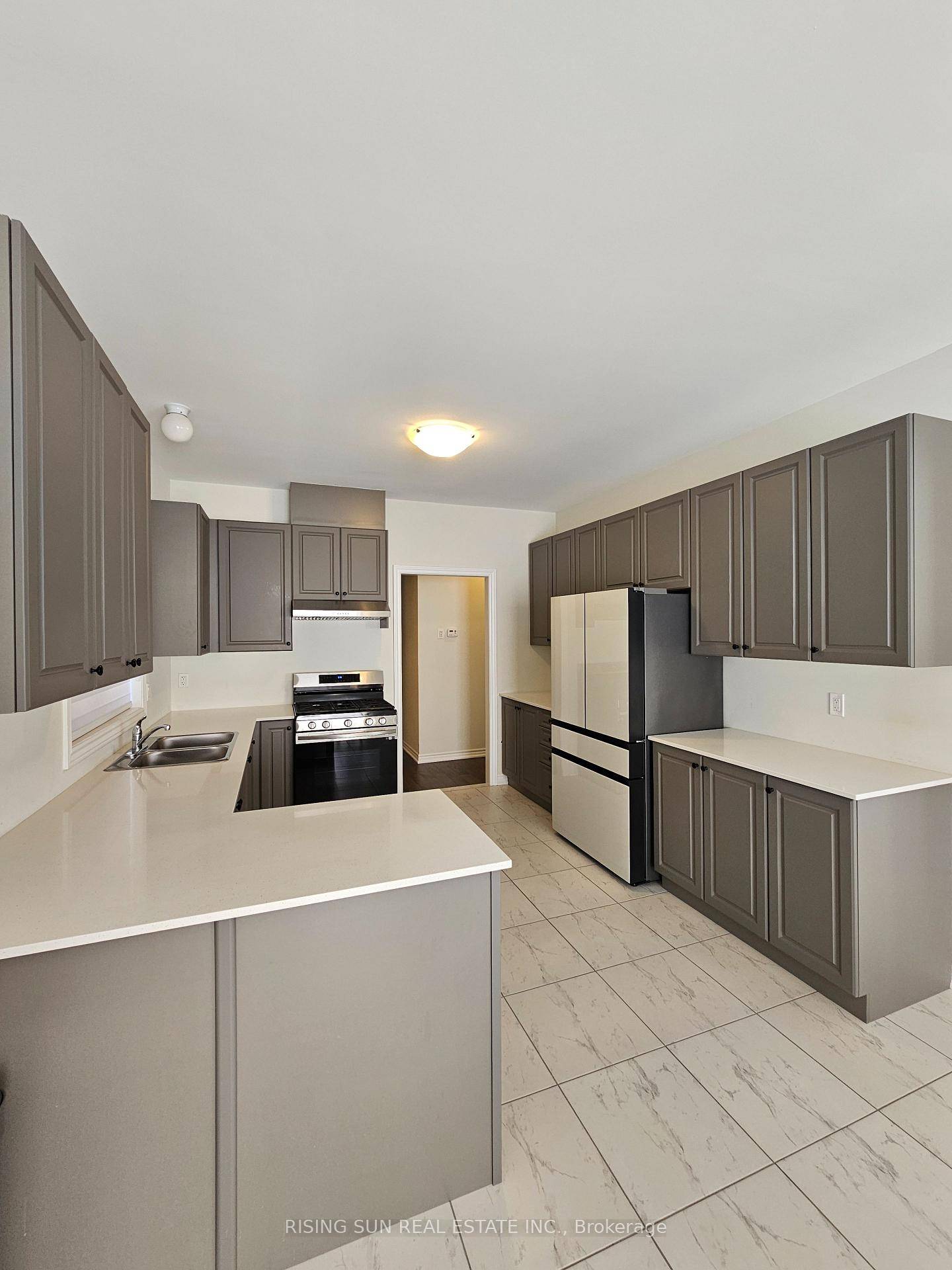 Absolutely Stunning amp ; Spotless One Yr Old Detached Fully Brick Blacksmith Model, Built By Marydel Homes.