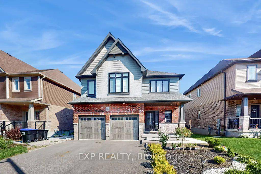 Spacious amp ; Stylish 3 Bedroom, 1 Bath LEGAL Lower Level Apartment nestled in The Groves, one of Midland's most premier neighbourhoods.