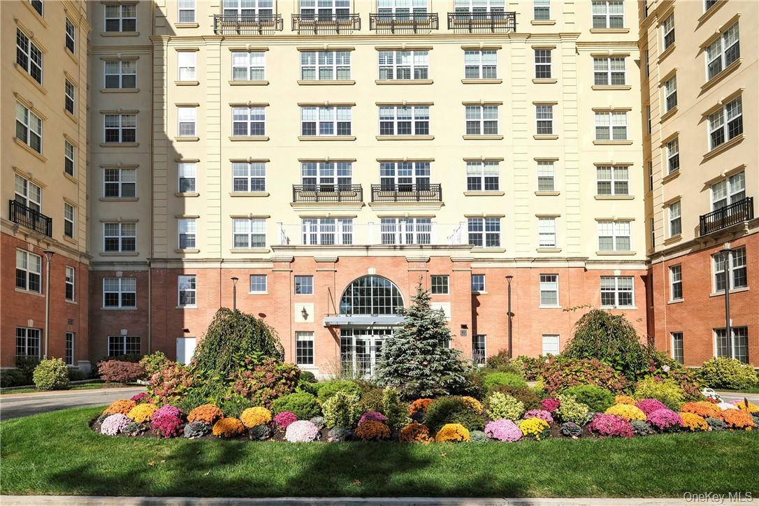 Beautiful 2 bedroom condominium at The Cambium, Larchmont's luxury full service building, just steps from the train, village shops and restaurants !