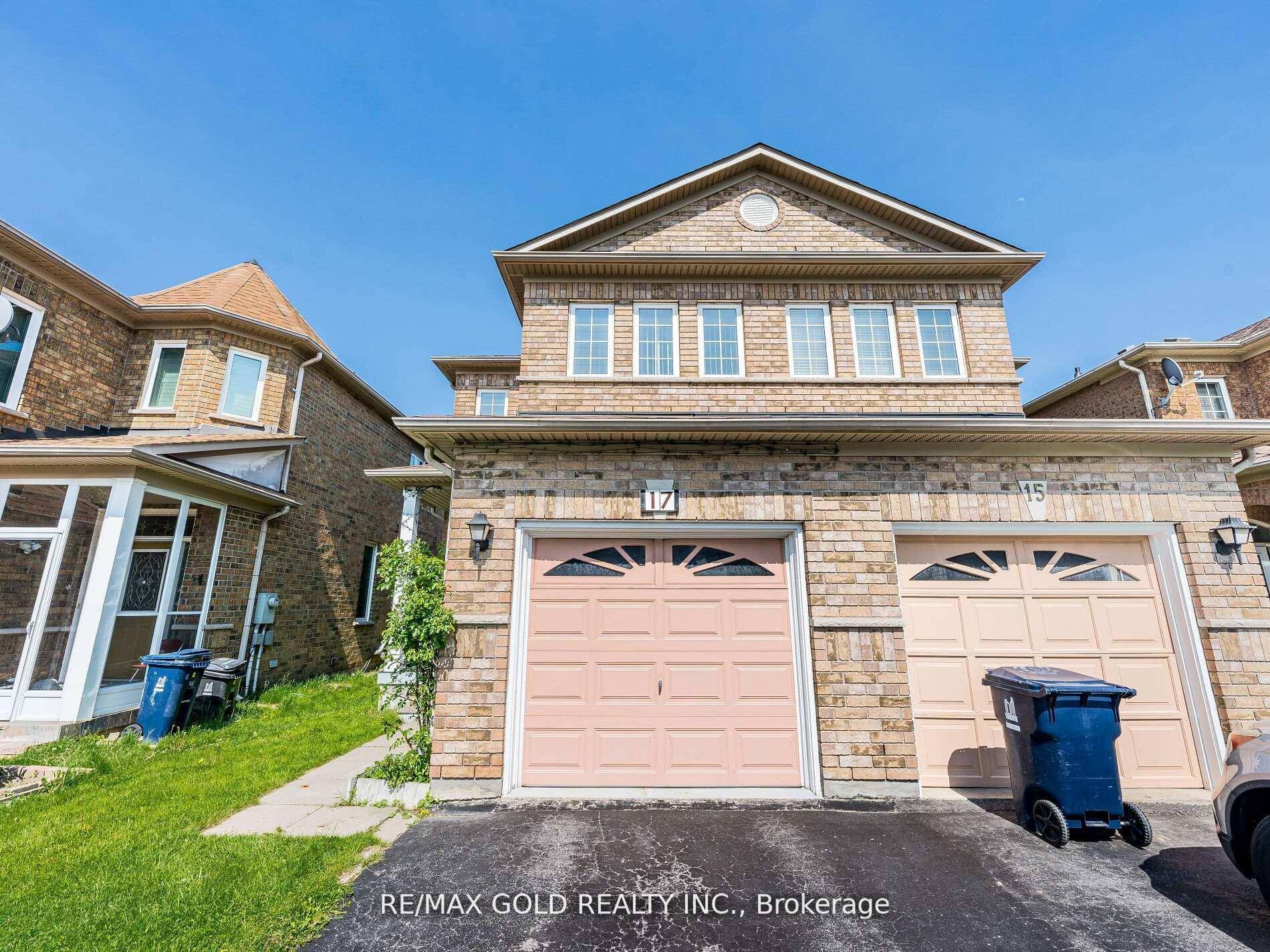 Excellent 3 Bedroom Semi in High Demand Location !